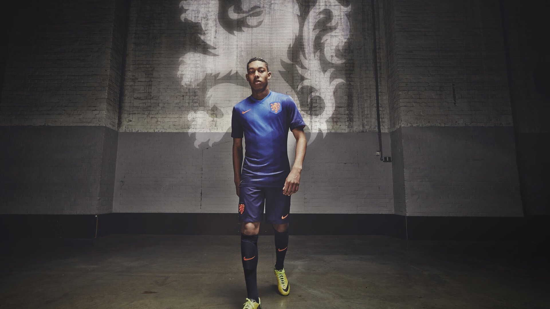 德甲争冠战之夜，哈兰德完美演出，书写传奇新章