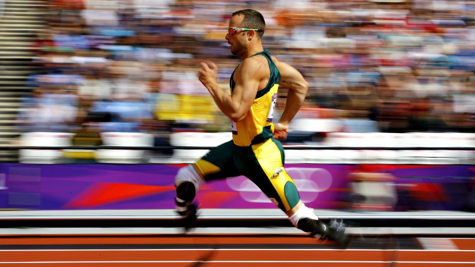 跨界征服,当篮球勇士击溃国王,F1新赛道上伦纳德接管比赛