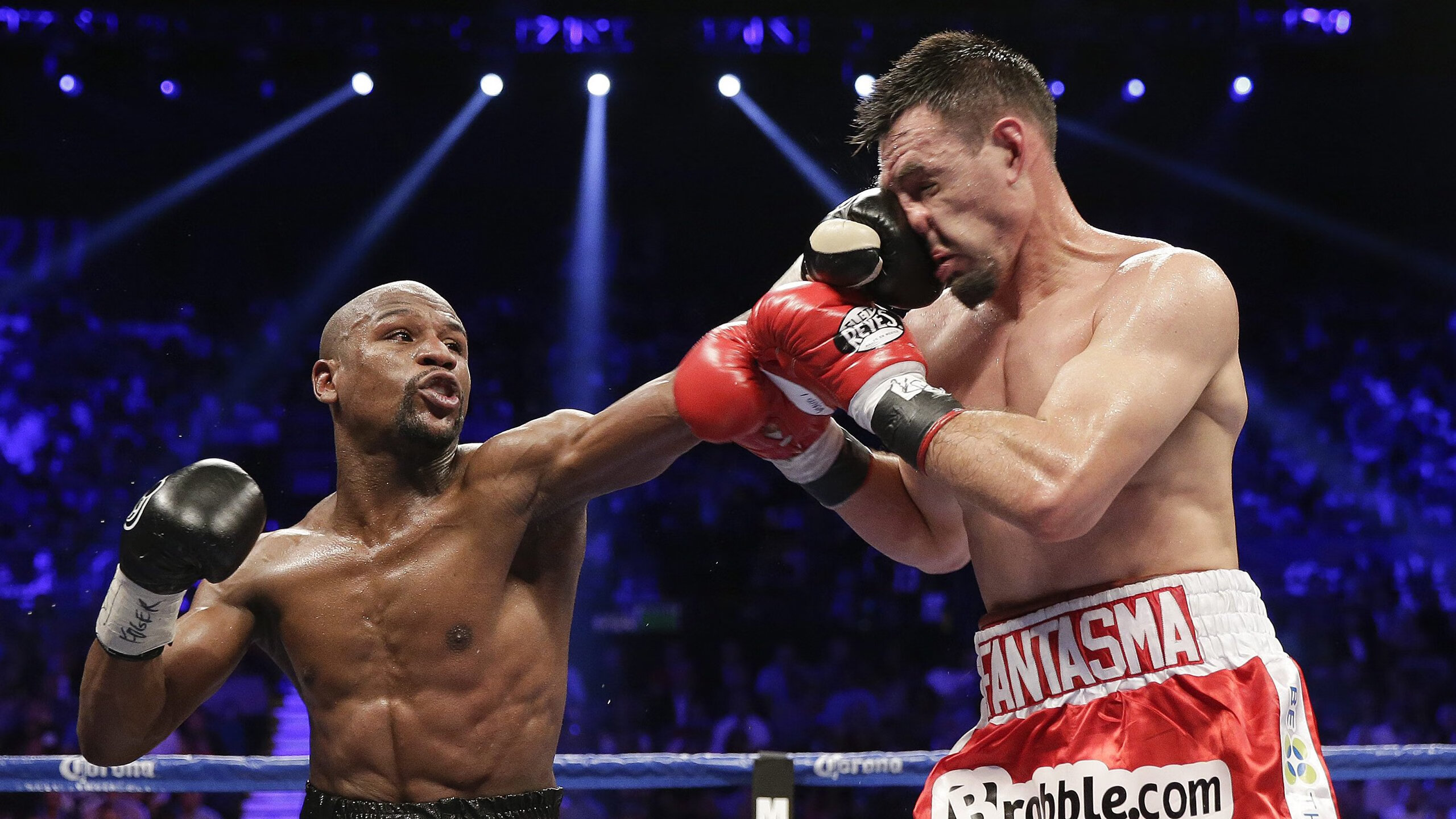 绿茵场外的乒乓对决，当德国队鏖战葡萄牙，梁靖崑的赛场高光折射体育精神之光