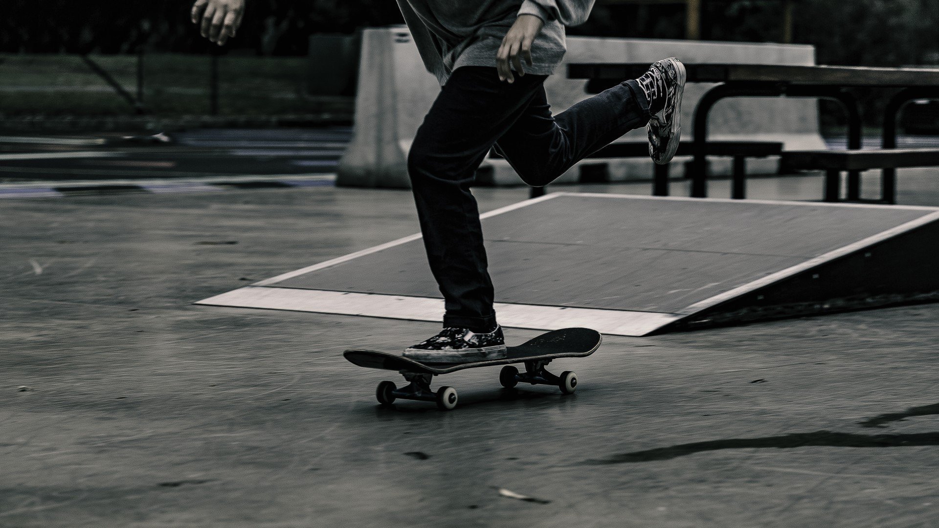 赛道上的艺术,阿隆索高光时刻,雷诺鏖战迈凯伦的经典对决